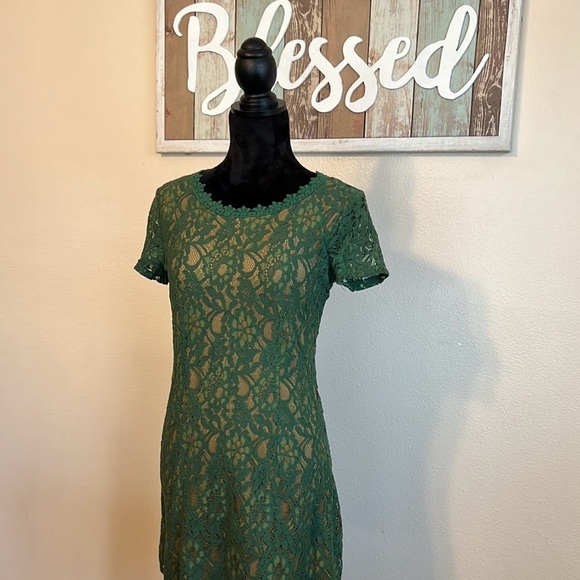 Beautiful forever, 21 green lace dress. Size small. - Picture 5 of 10